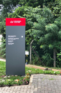 Capa de Porfólio da Datamaker Design