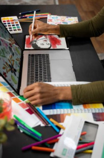 Capa de Porfólio da Ti Encontrei Na Web