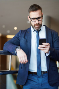 Capa de Porfólio da Nairuz Consultoria Digital