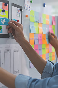 Capa de Porfólio da Tati • Marketing & Design